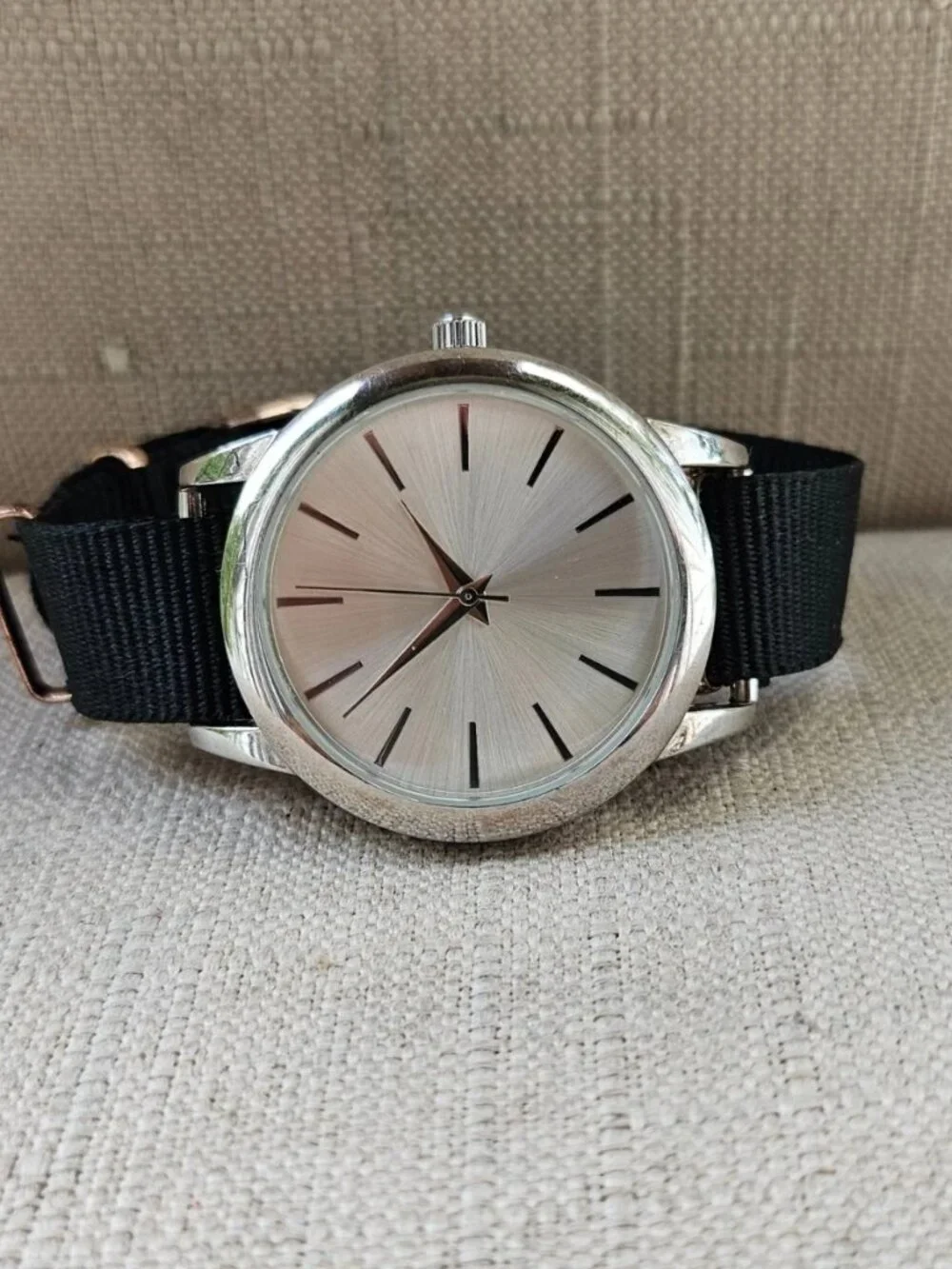 Fashion Wristwatch Unisex Black Canvas Strap Quartz Analog Wrist Watch
